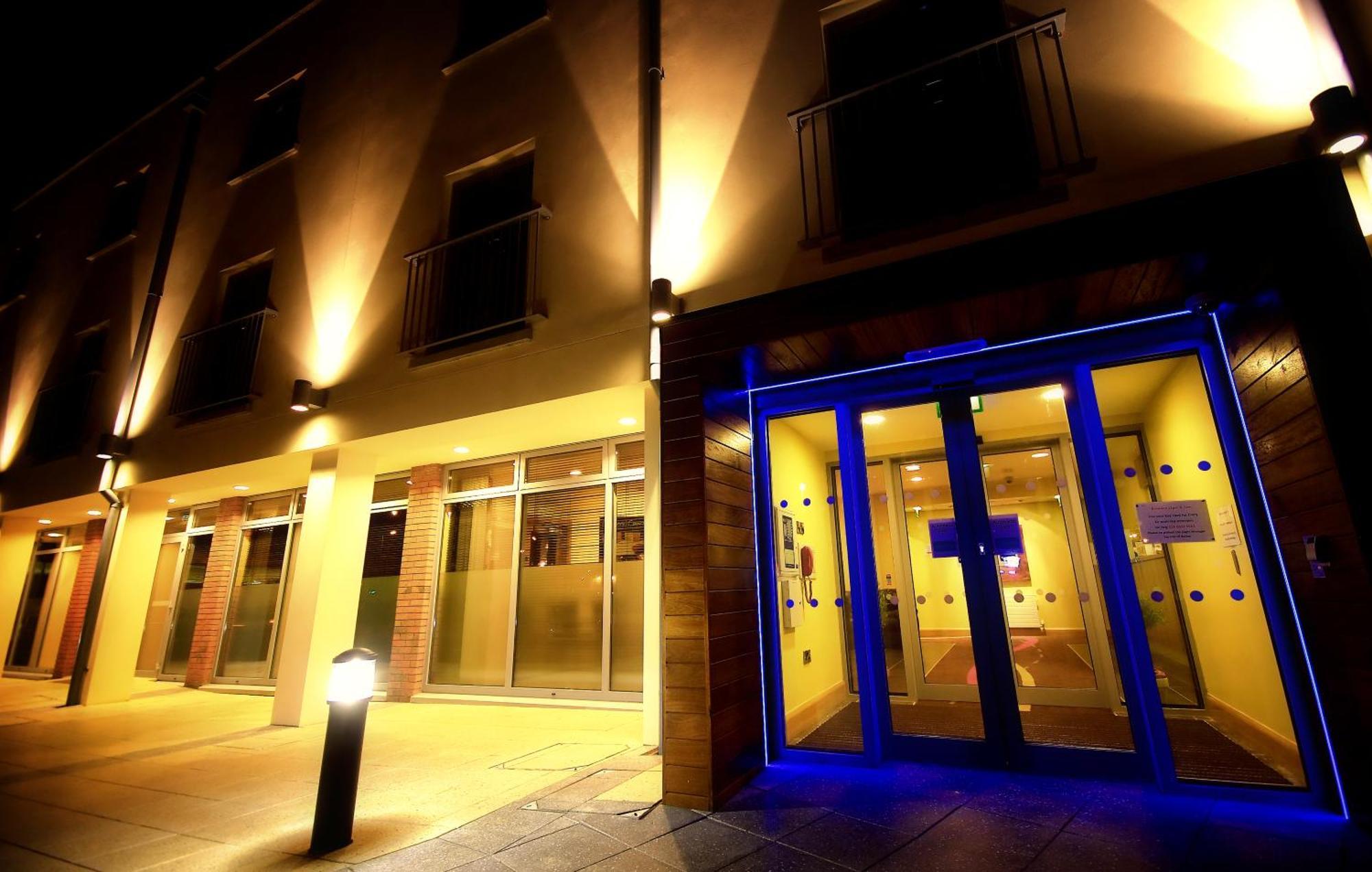 Belmore Court & Motel Енискилен Екстериор снимка